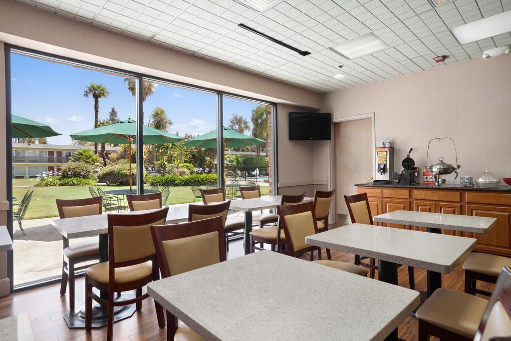 Ramada By Wyndham Sunnyvale/Silicon Valley מראה חיצוני תמונה