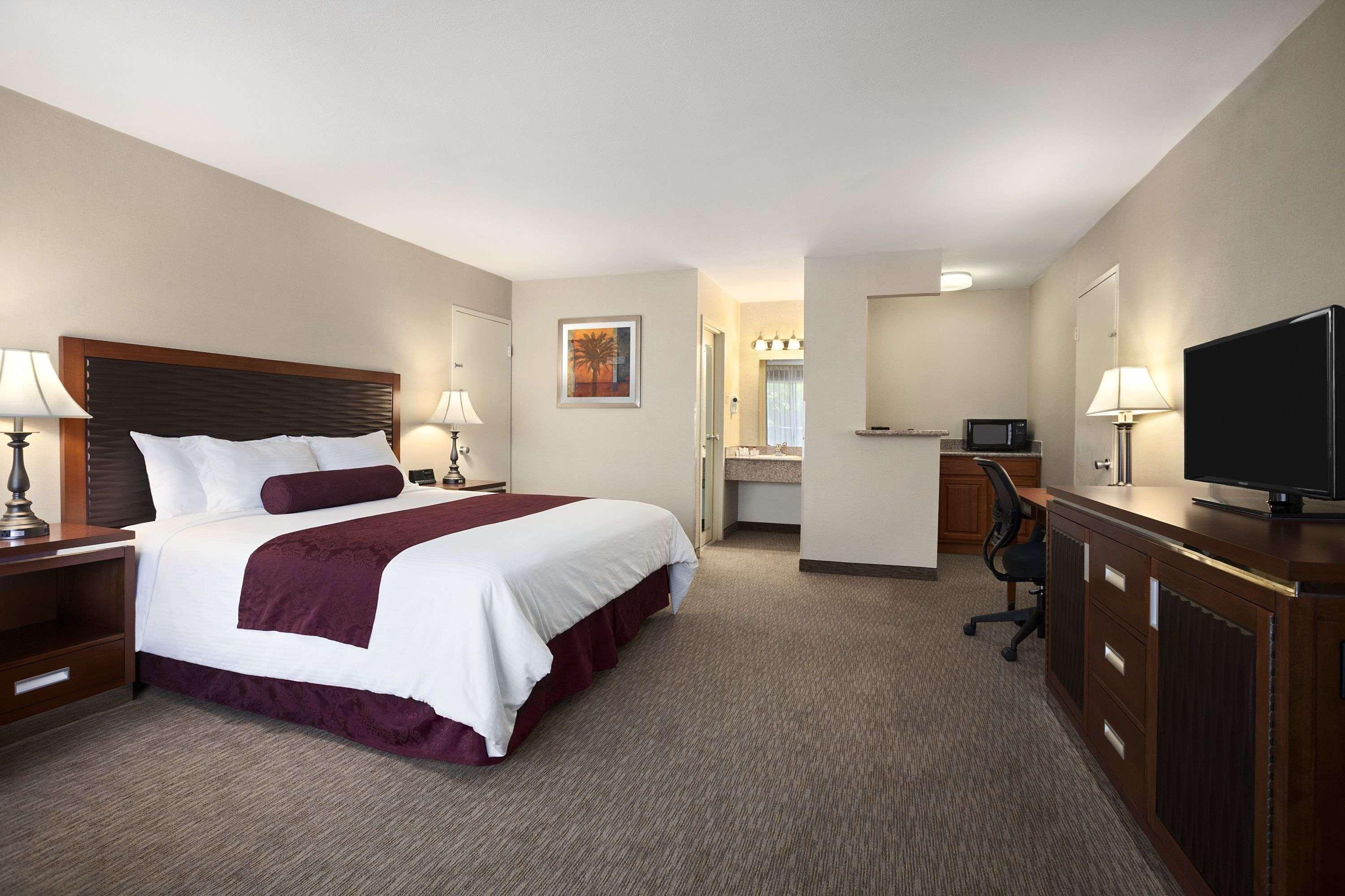Ramada By Wyndham Sunnyvale/Silicon Valley מראה חיצוני תמונה