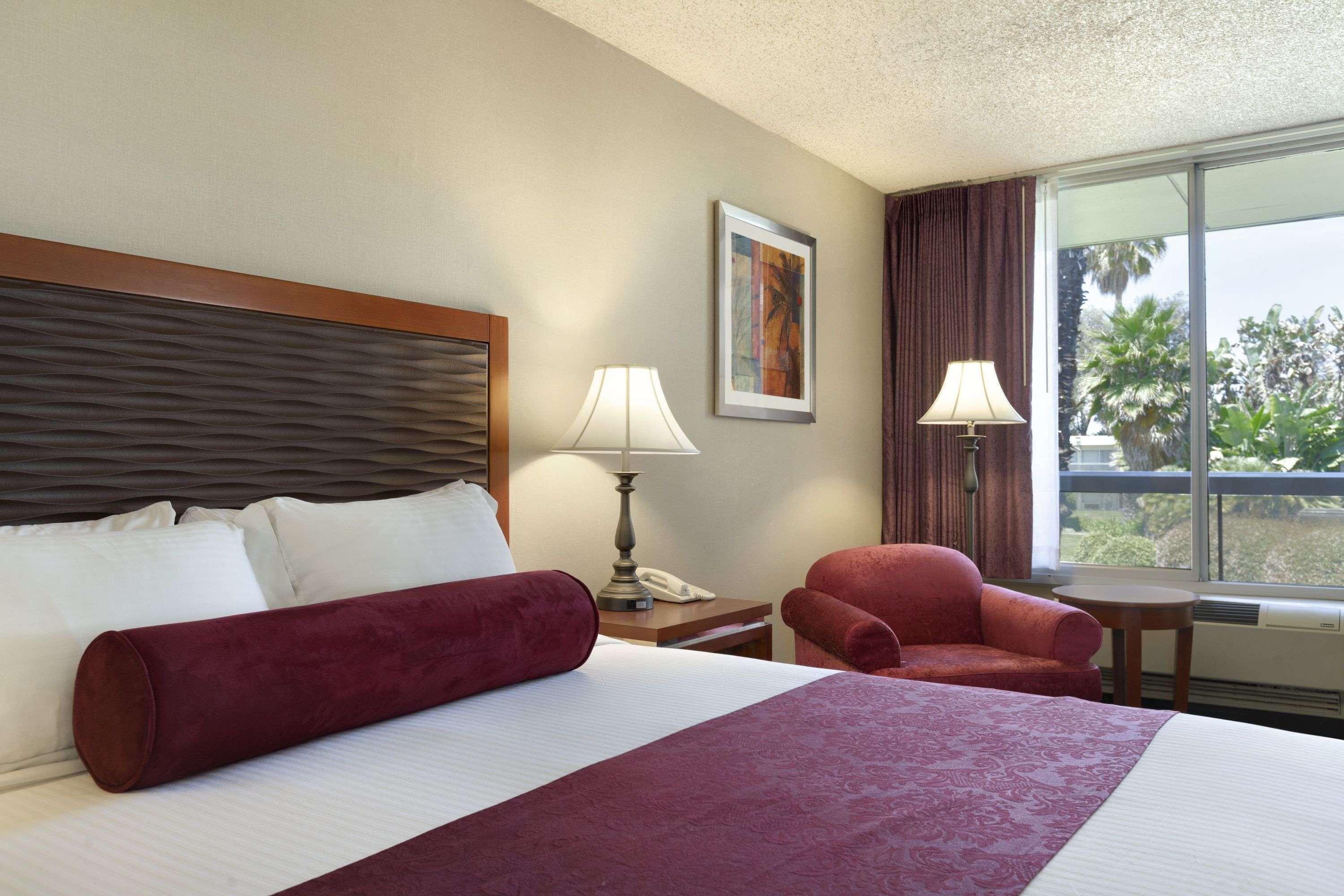Ramada By Wyndham Sunnyvale/Silicon Valley מראה חיצוני תמונה