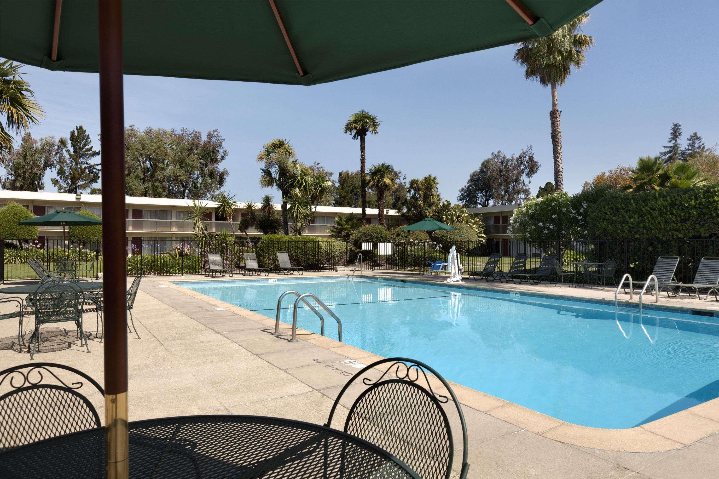 Ramada By Wyndham Sunnyvale/Silicon Valley מראה חיצוני תמונה